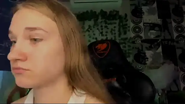 helgicuteness Adlı Modelin Canlı XXX Sohbeti