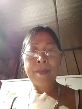 Sky-rain98's Live XXX Chat