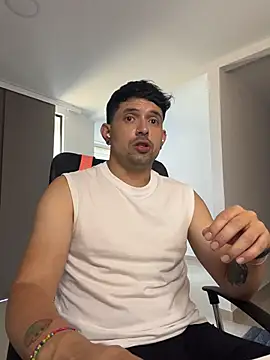 TroyeSavage's Live XXX Chat