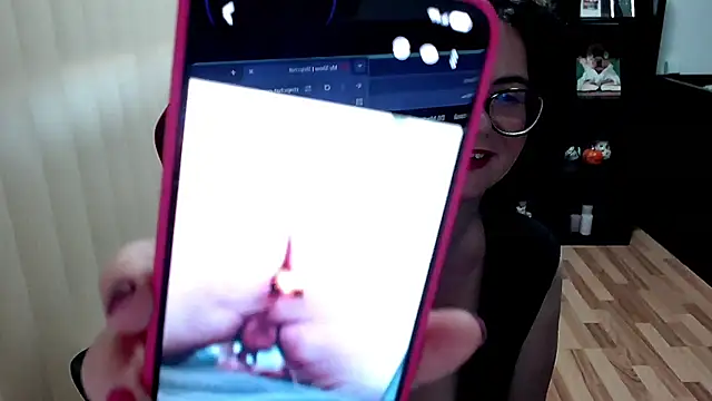 دردشة MissTroublle الجنسية المباشرة