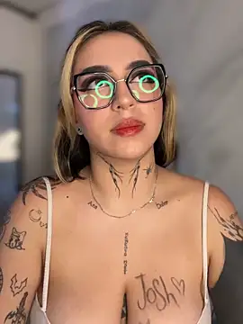 CarolQueen1_ 라이브 XXX 채팅