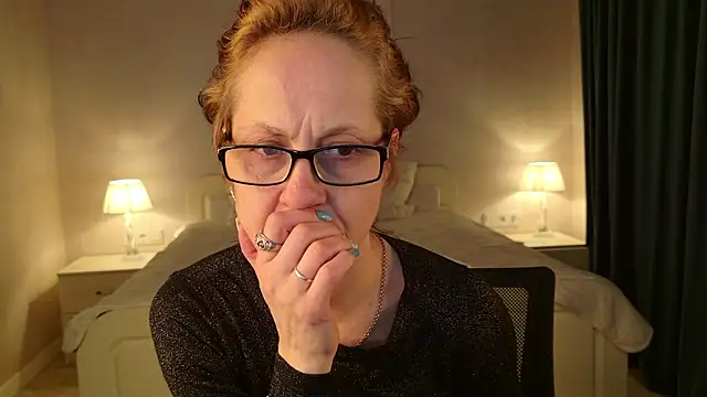 LioraWeiss live XXX chat