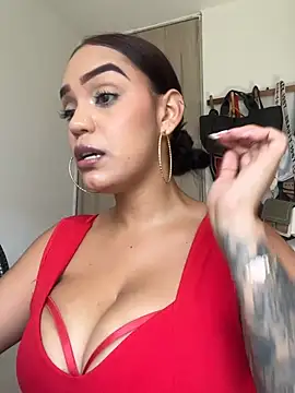 Sara-77 live XXX chat