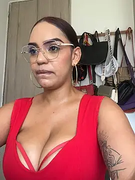Chat +18 de Sara-77 ao vivo