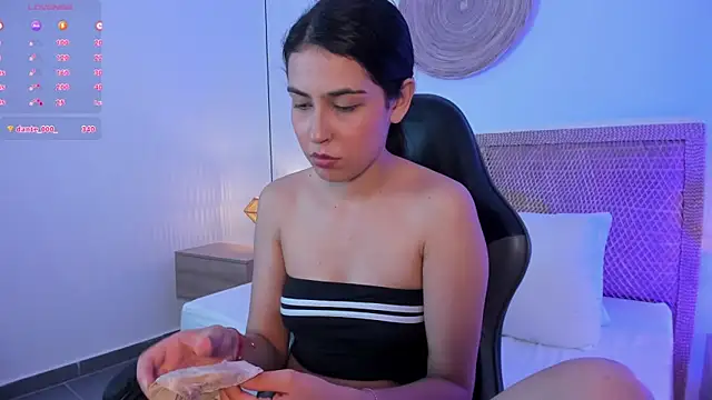 desireee_'s Live XXX Chat