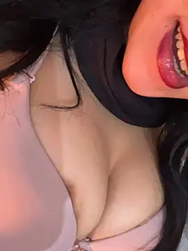 عرض كام QueenLujaine