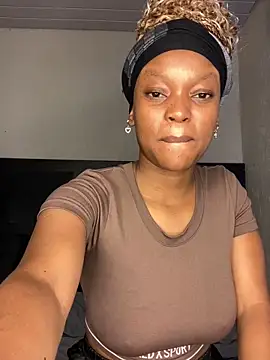 comehaveataskxx6 webkamerás műsora