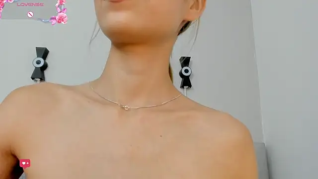 Naomi_Rousse 即時 XXX 聊天