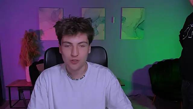 michael_strong1 即時 XXX 聊天