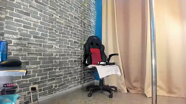 Chatroom XXX en direct de iam_samy_