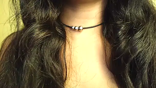 Mallu_Neelaanjanam Chat XXX in diretta