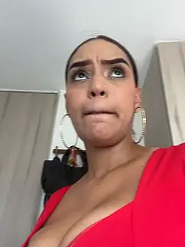 Chat XXX ao vivo de Sara-77