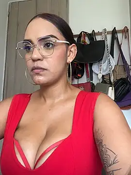 Sara-77 Chat XXX in diretta