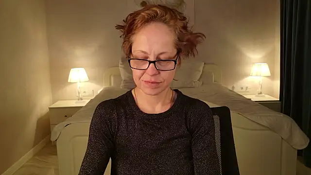 LioraWeiss' Live XXX Chat