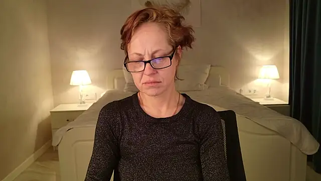 LioraWeiss' Live XXX Chat