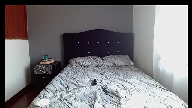 Chat +18 de Emilia_1995 ao vivo