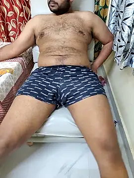 ChillBoyyy: διαδικτυακό σόου στην κάμερα