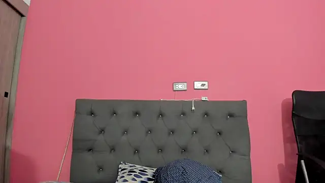 ariloe_quintero 라이브 XXX 채팅