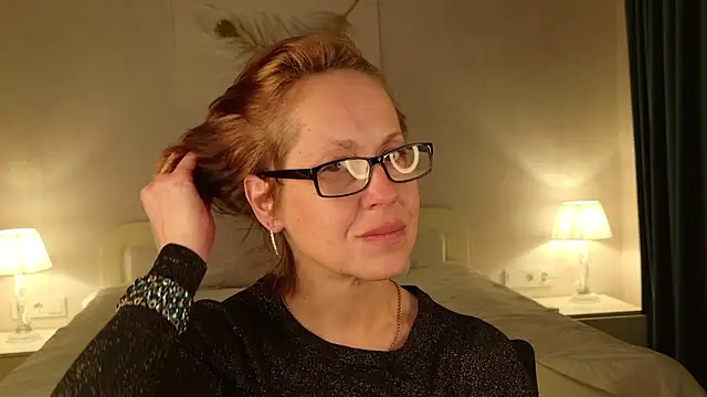 LioraWeiss: απευθείας συνομιλία ΧΧΧ