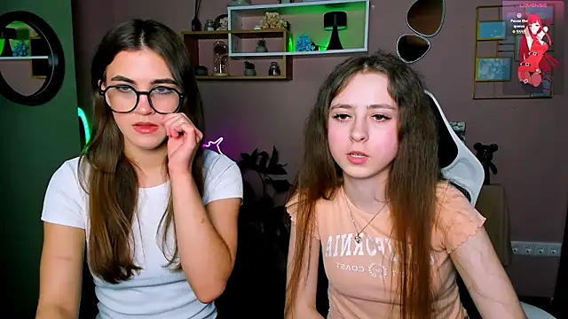 Chat +18 de rebecca_smile ao vivo