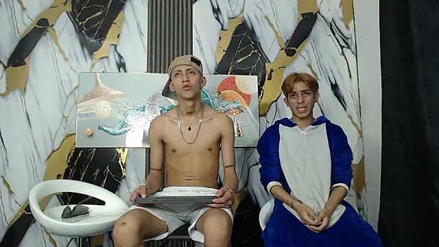 AVENGER_GUYS1 élő XXX-chatje