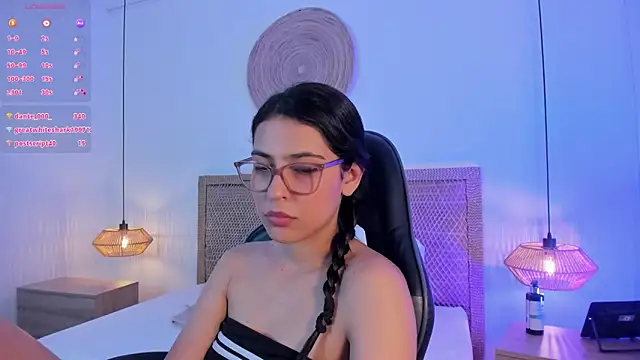 XXX chat uživo modela desireee_
