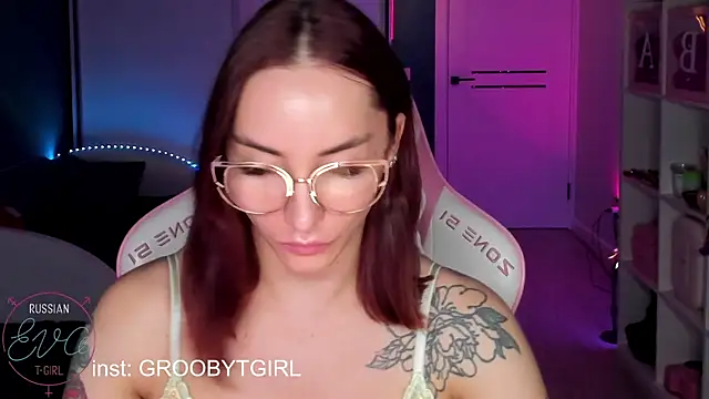 SibylVex Adlı Modelin Canlı XXX Sohbeti