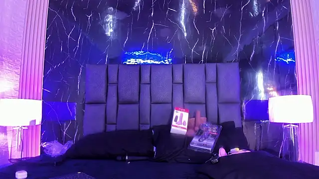 BustyGlow 웹캠 쇼