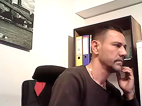 mastercharisma35's Live XXX Chat