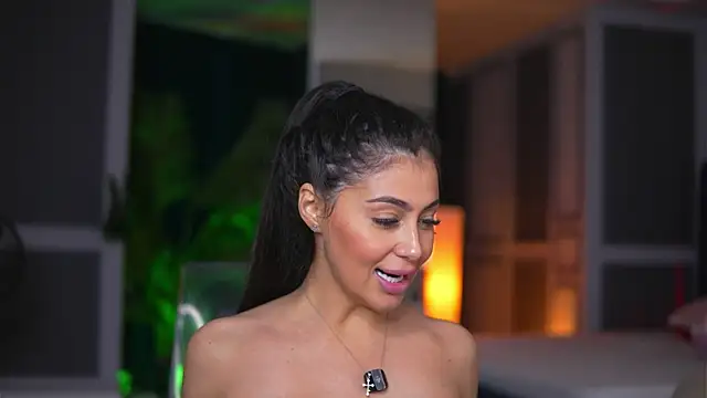 MissMeganMoon webcam show