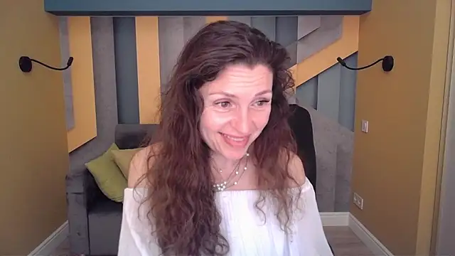 دردشة EllaLong الجنسية المباشرة