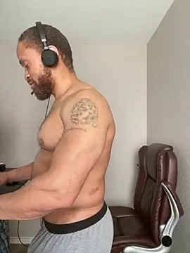 แชท XXX สดของ Fathero1time