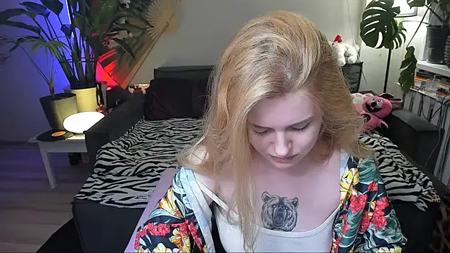 Alexa_Pirs Chat XXX in diretta