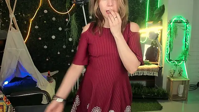 XXX chat uživo modela NicoleHitman