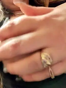 دردشة Juicy_PeachLux الجنسية المباشرة