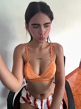 kitty_rousse01's Live XXX Chat