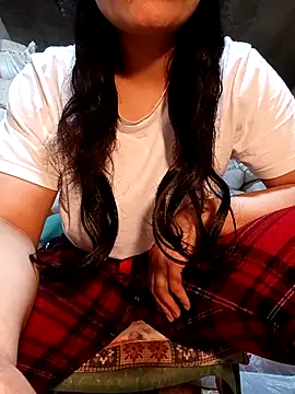 Melekyaraksever2545 webcam show