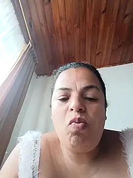 Mia-Glow Chat XXX live