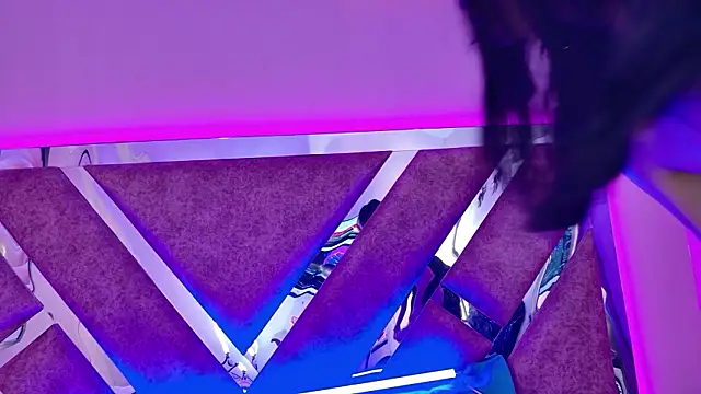 MeganR_ Chat XXX in diretta