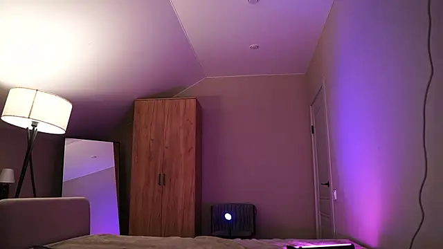 VikkiLustfull Chat XXX in diretta