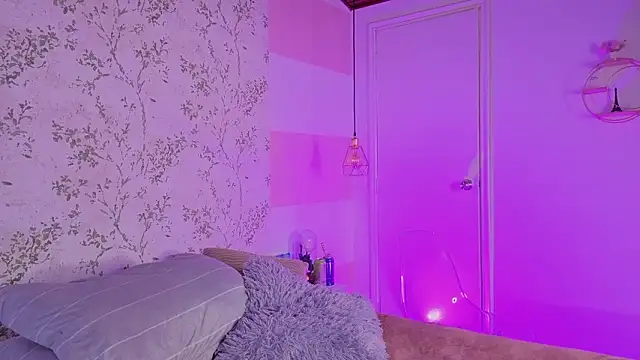 Charlotte__MillerのライブXXXチャット