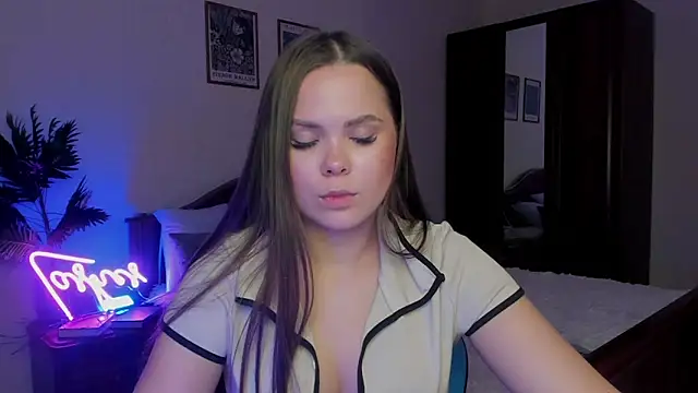 Chat +18 de Kira_love_81 ao vivo