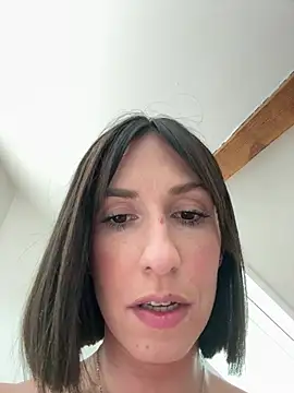 lola_tentatiion Adlı Modelin Canlı XXX Sohbeti