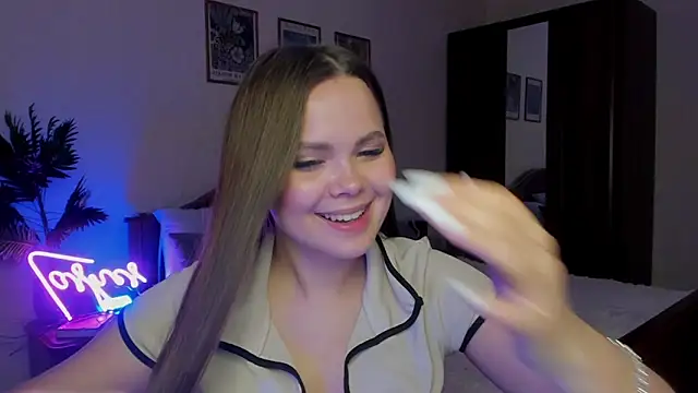 Kira_love_81 Adlı Modelin Canlı XXX Sohbeti