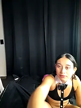 l0lita_emi's Webcam Show