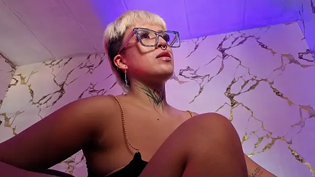 Chat XXX en directo de Rebeka-baker