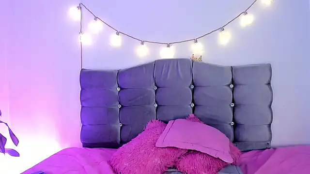 _valediaz__ élő XXX-chatje