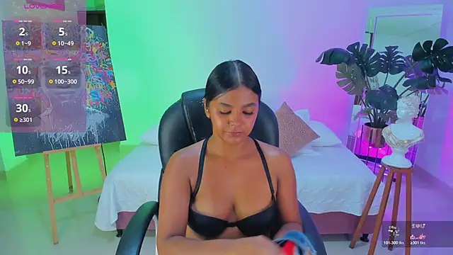 XXX chat uživo modela JANYLOVE__