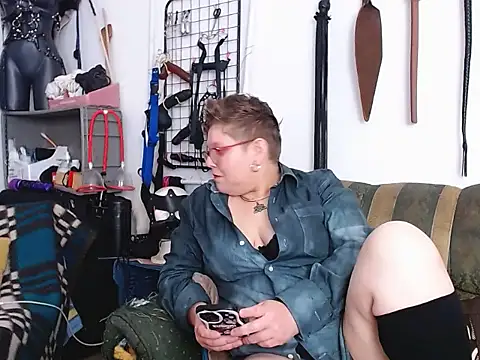 Leah_R live XXX chat