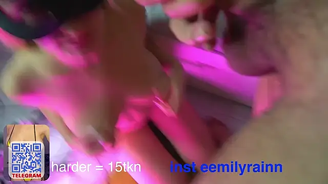 Show modela star_fucks na web-kameri